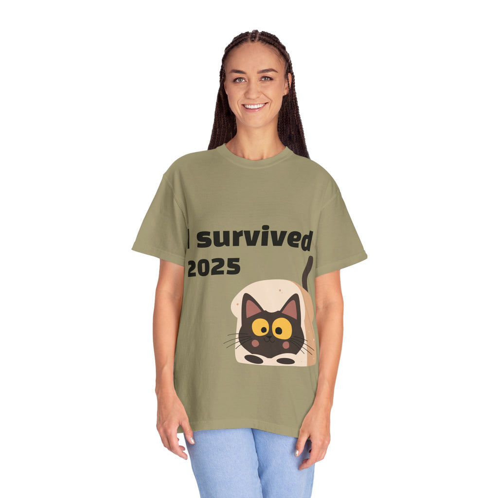 I Survived 2025 Cat T-Shirt — Funny Survival Year Graphic Tee
