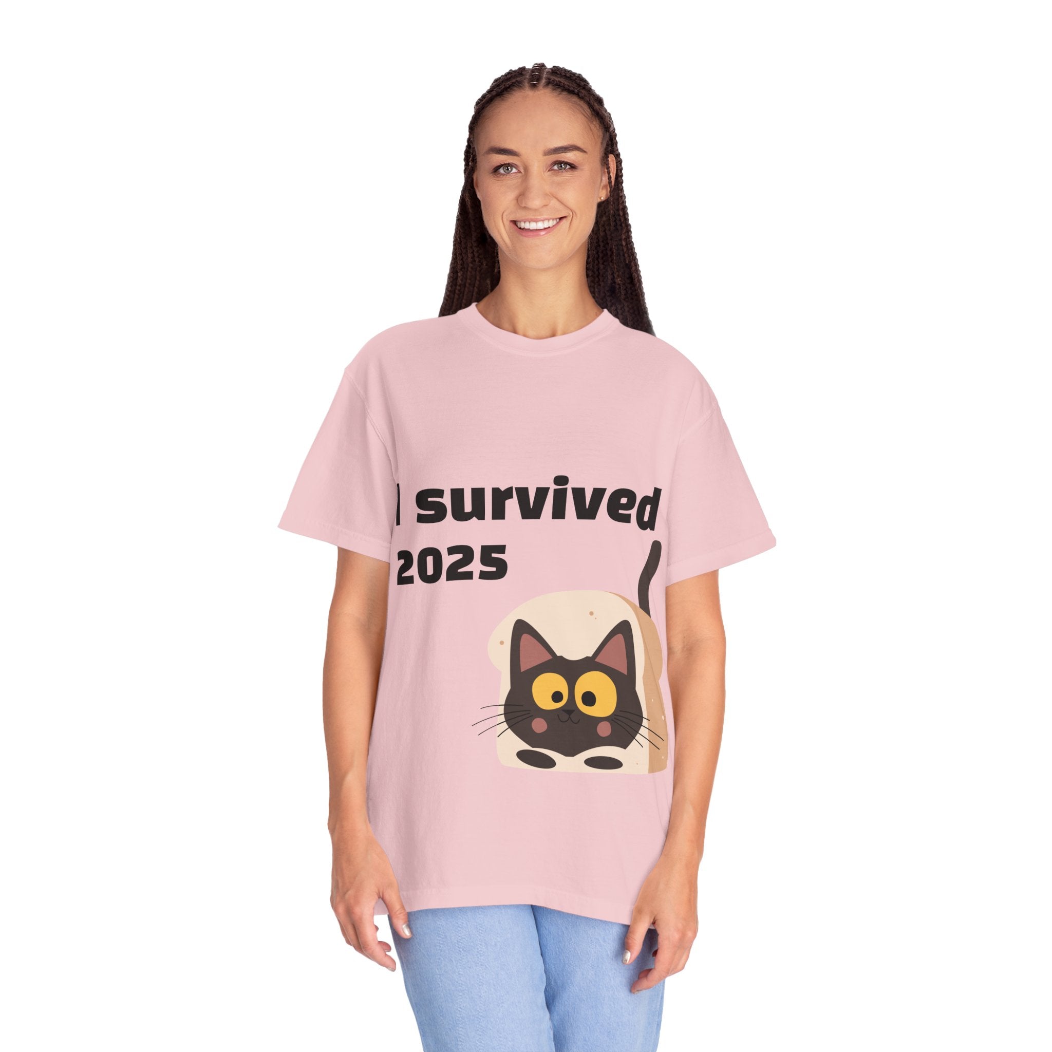 I Survived 2025 Cat T-Shirt — Funny Survival Year Graphic Tee