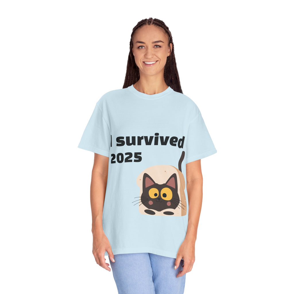 I Survived 2025 Cat T-Shirt — Funny Survival Year Graphic Tee