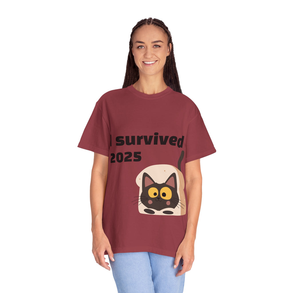 I Survived 2025 Cat T-Shirt — Funny Survival Year Graphic Tee