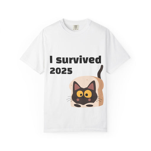 I Survived 2025 Cat T-Shirt — Funny Survival Year Graphic Tee