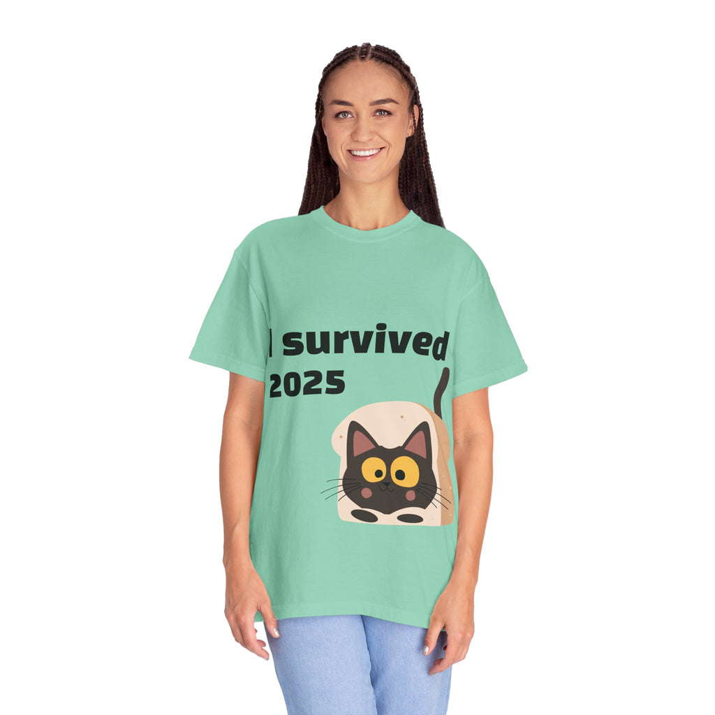 I Survived 2025 Cat T-Shirt — Funny Survival Year Graphic Tee