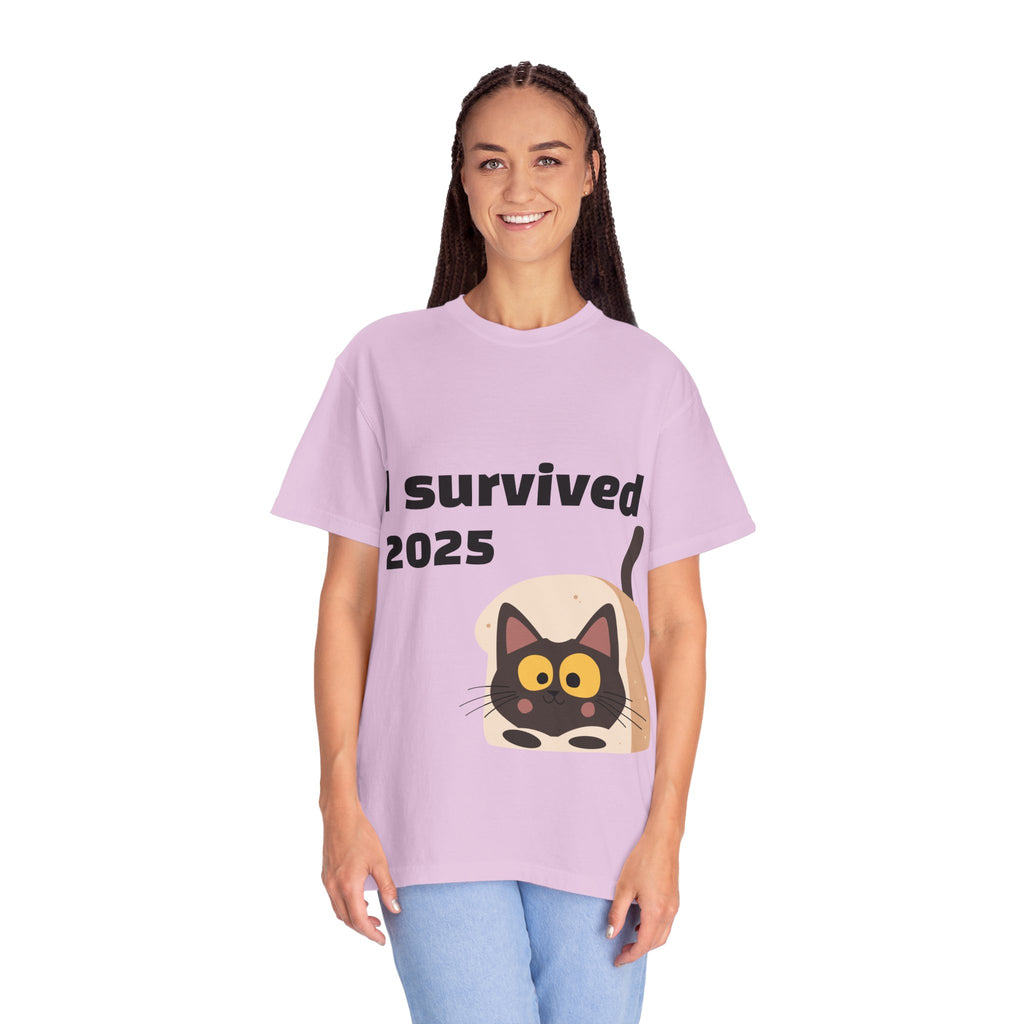 I Survived 2025 Cat T-Shirt — Funny Survival Year Graphic Tee